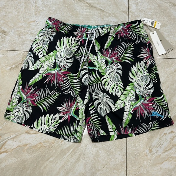 Tommy Bahama Men’s Bathing Suit - Picture 1 of 2